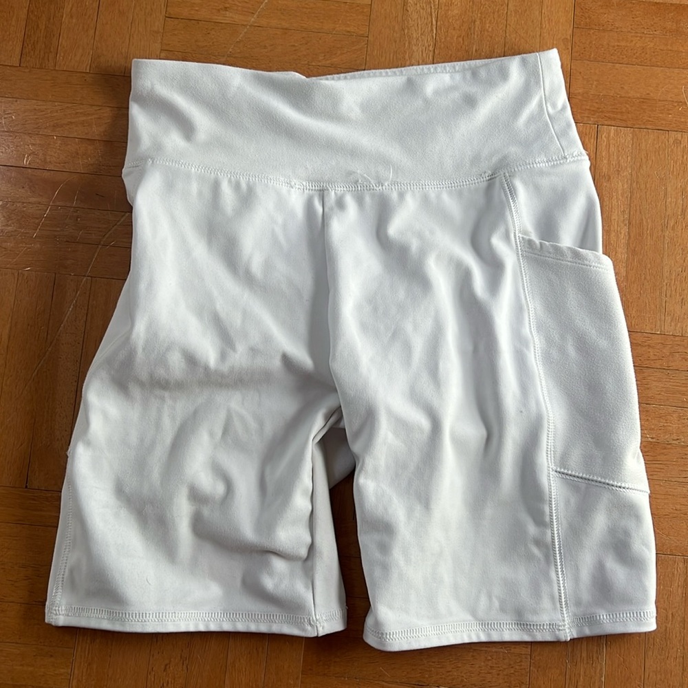 American eagle biker shorts with pockets